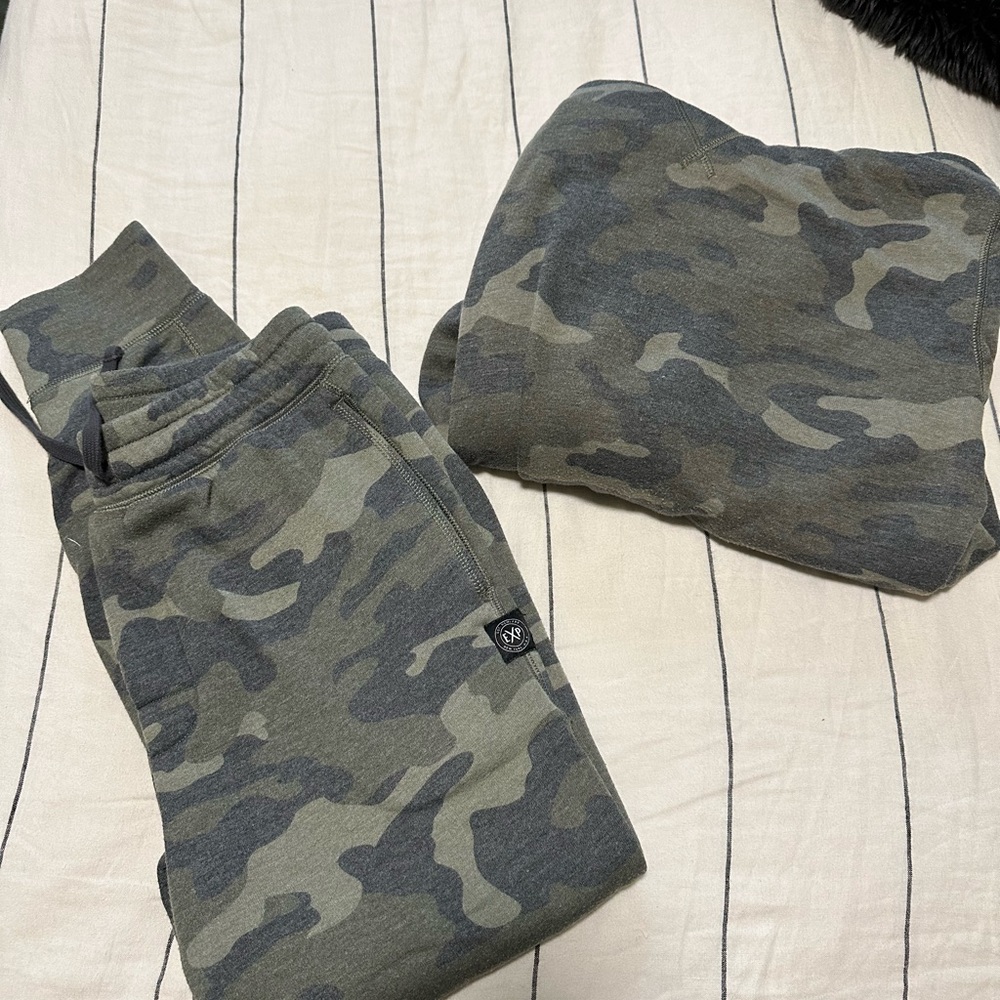Express Camo Hoodie and Sweat Set